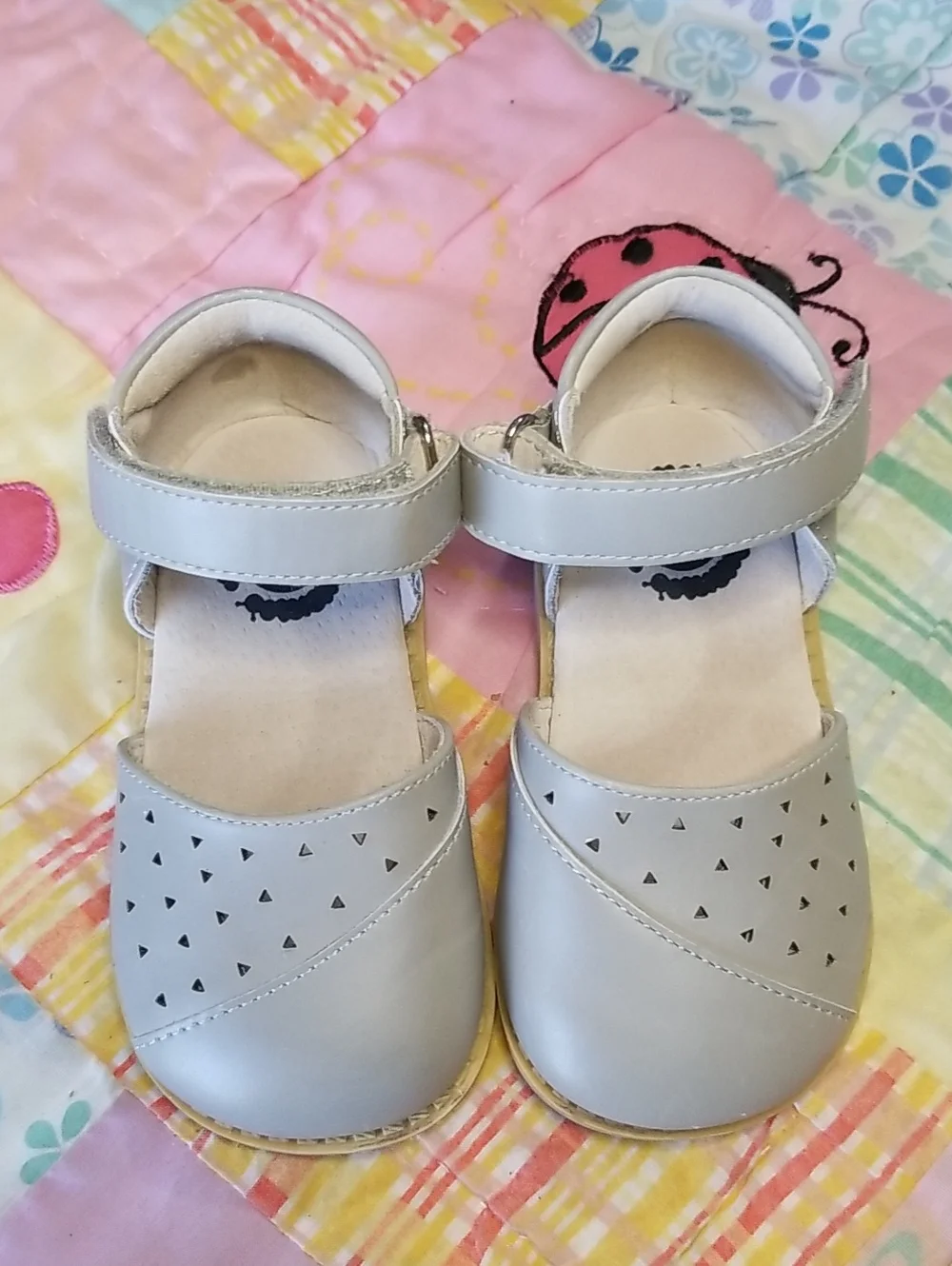 Livie & Luca Light Gray Leather Mary Jane Shoes with Strap Size 5 Luna